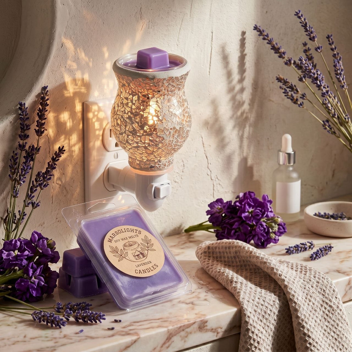Lavender Wax Melts featuring aroma notes of true lavender, eucalyptus, rosemary, fresh mint, patchouli, pine tree and vetiver,
Size: 80 grams or 2.8 ounces (80 grammes)
Burn/Melt Time: 8–10 hours per cube
Wax Type: soy wax (Cire de soja)
Made in Canada (fabriqué au Canada)
Paraben free. (Sans parabènes)